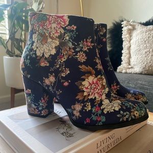 Anthropologie Billy Ella Floral Booties Boots Sz 8